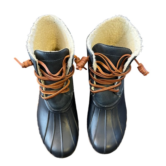 Seven7 Hollis Duck Boots with Lined Sherpa | Navy & Tan | Women's 9 - Picture 3 of 7